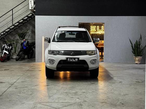 MITSUBISHI L200 TRITON 2.4 HLS 4X2 CD 16V FLEX 4P MANUAL